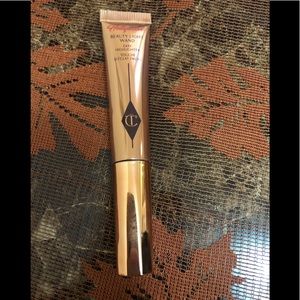 Charlotte Tilbury Hollywood Beauty Light Wand